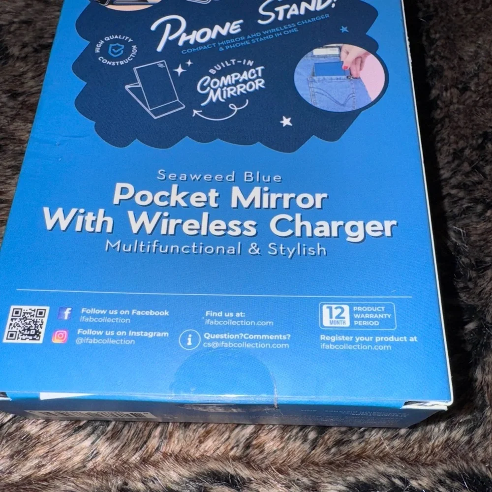 iFab Seaweed Blue Phone Stand with Mirror and Wireless Charger